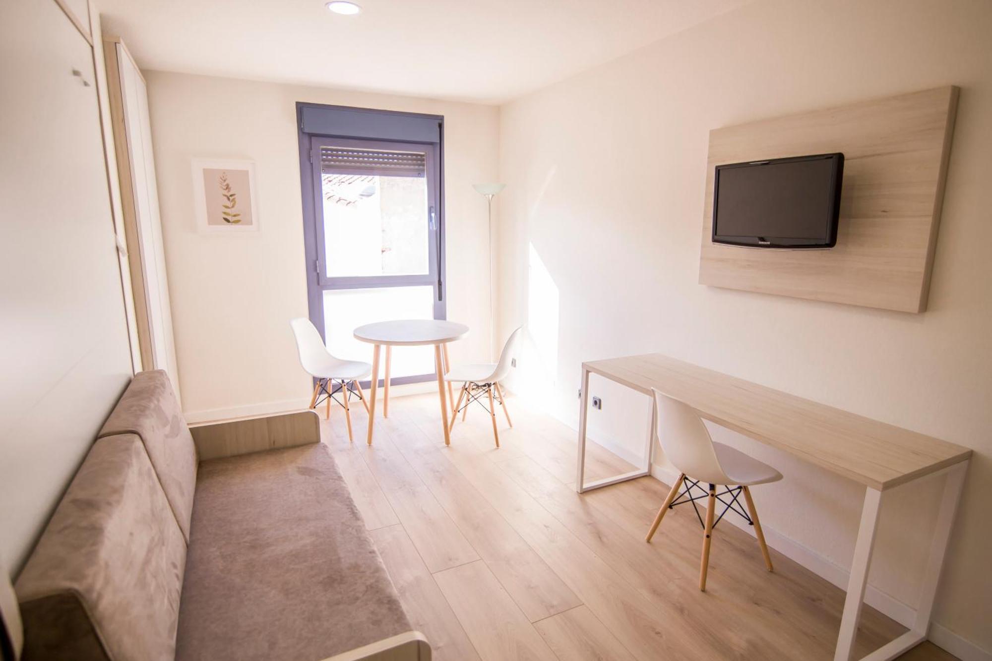 Apartamentos Plaza de Santiago - Estudios Turisticos - 1 LLAVE Pinto Exterior foto