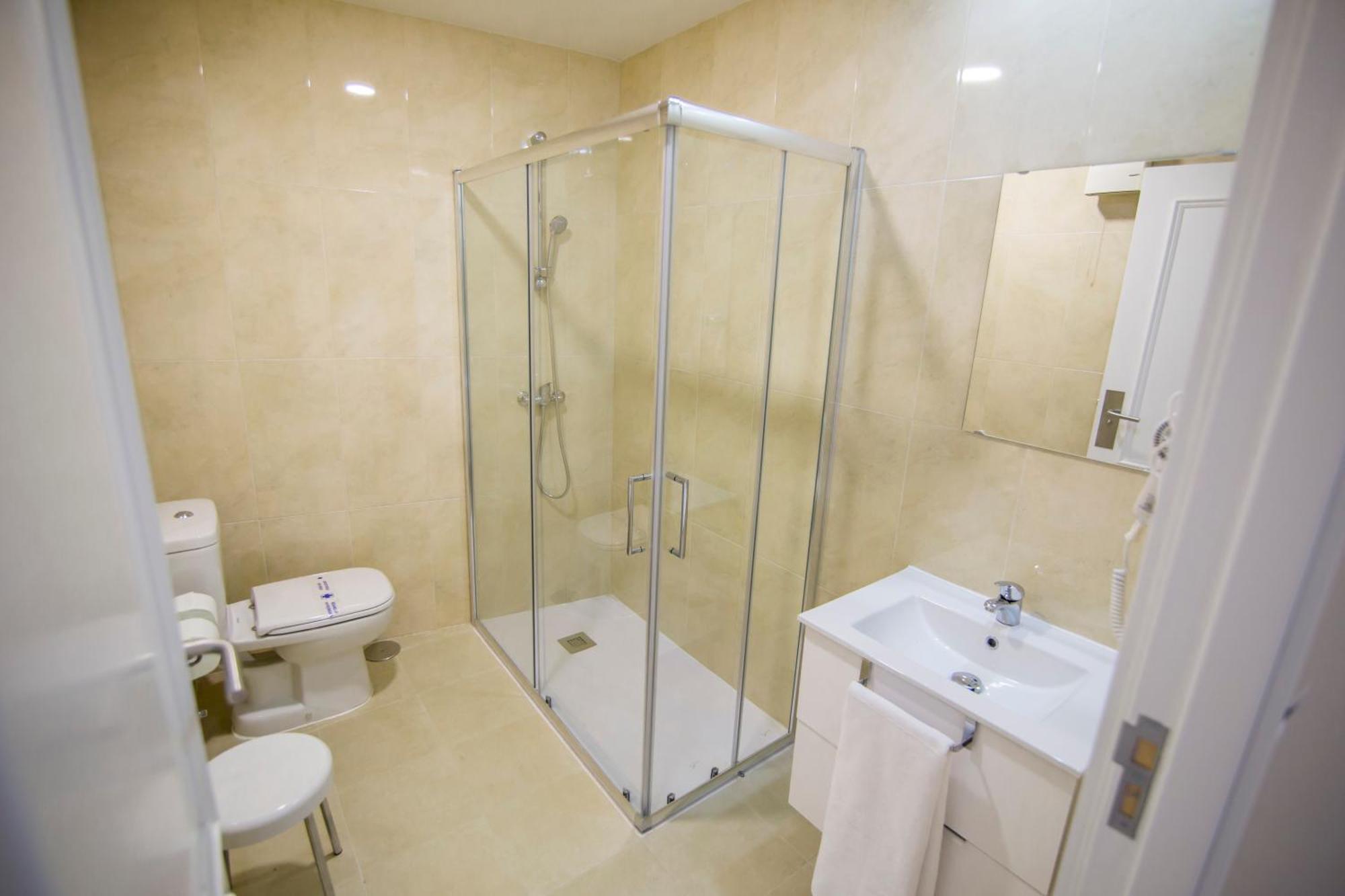 Apartamentos Plaza de Santiago - Estudios Turisticos - 1 LLAVE Pinto Exterior foto