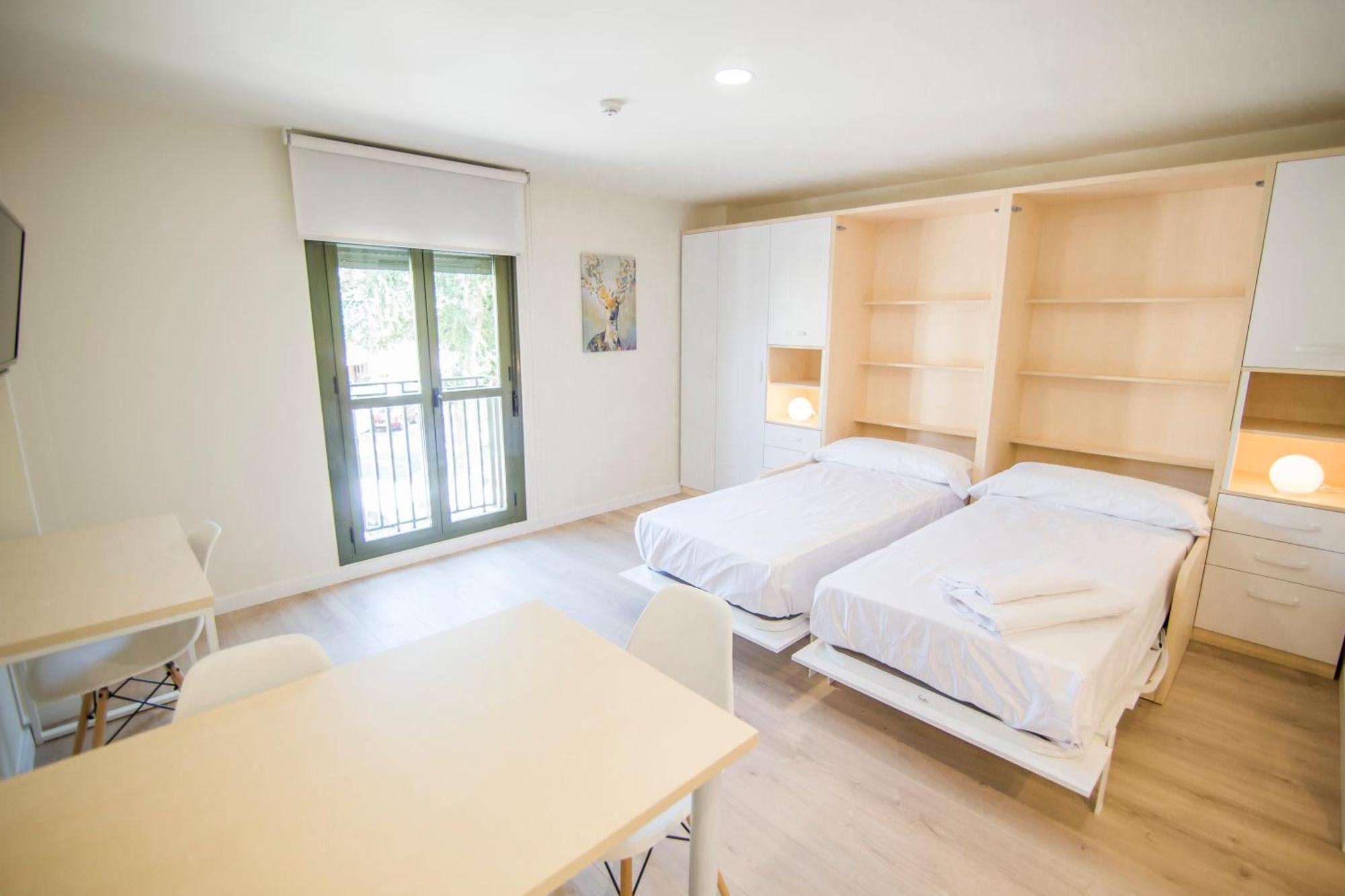 Apartamentos Plaza de Santiago - Estudios Turisticos - 1 LLAVE Pinto Exterior foto