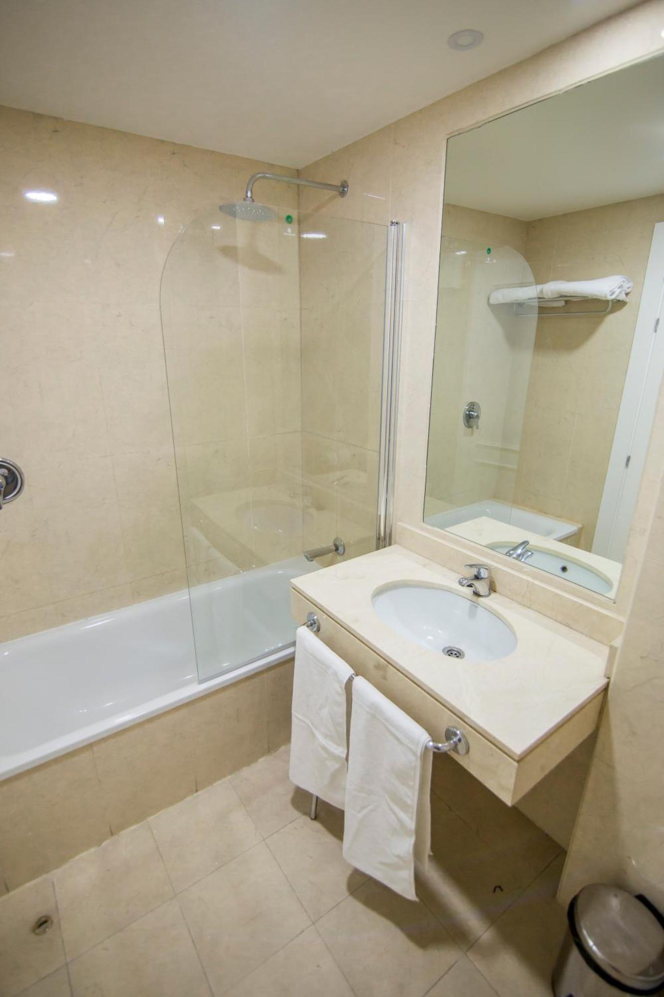 Apartamentos Plaza de Santiago - Estudios Turisticos - 1 LLAVE Pinto Exterior foto