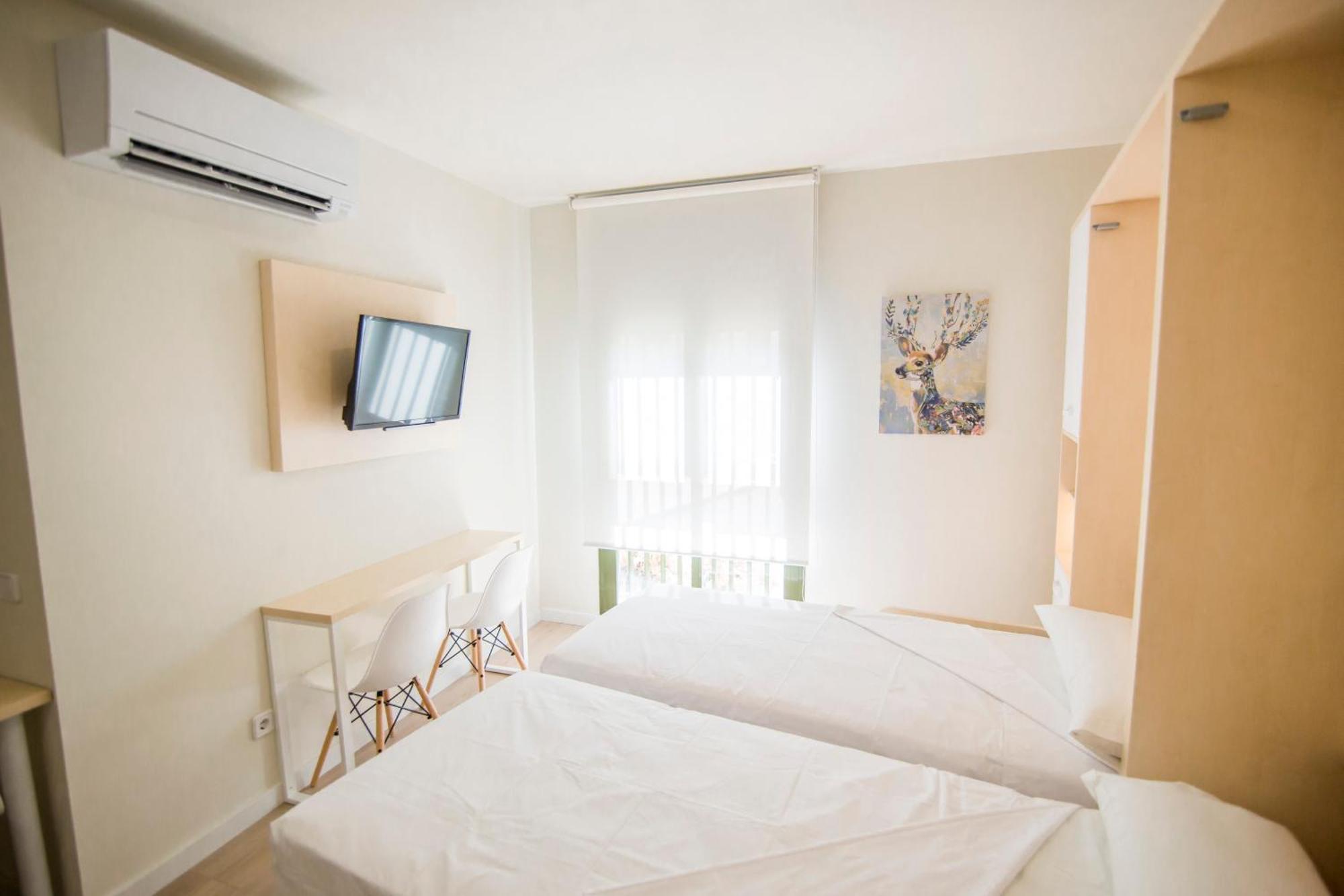 Apartamentos Plaza de Santiago - Estudios Turisticos - 1 LLAVE Pinto Exterior foto